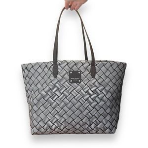 Henri Bendel Large Carryall Shoulder Tote Bag Woven Basket Weave With Leather